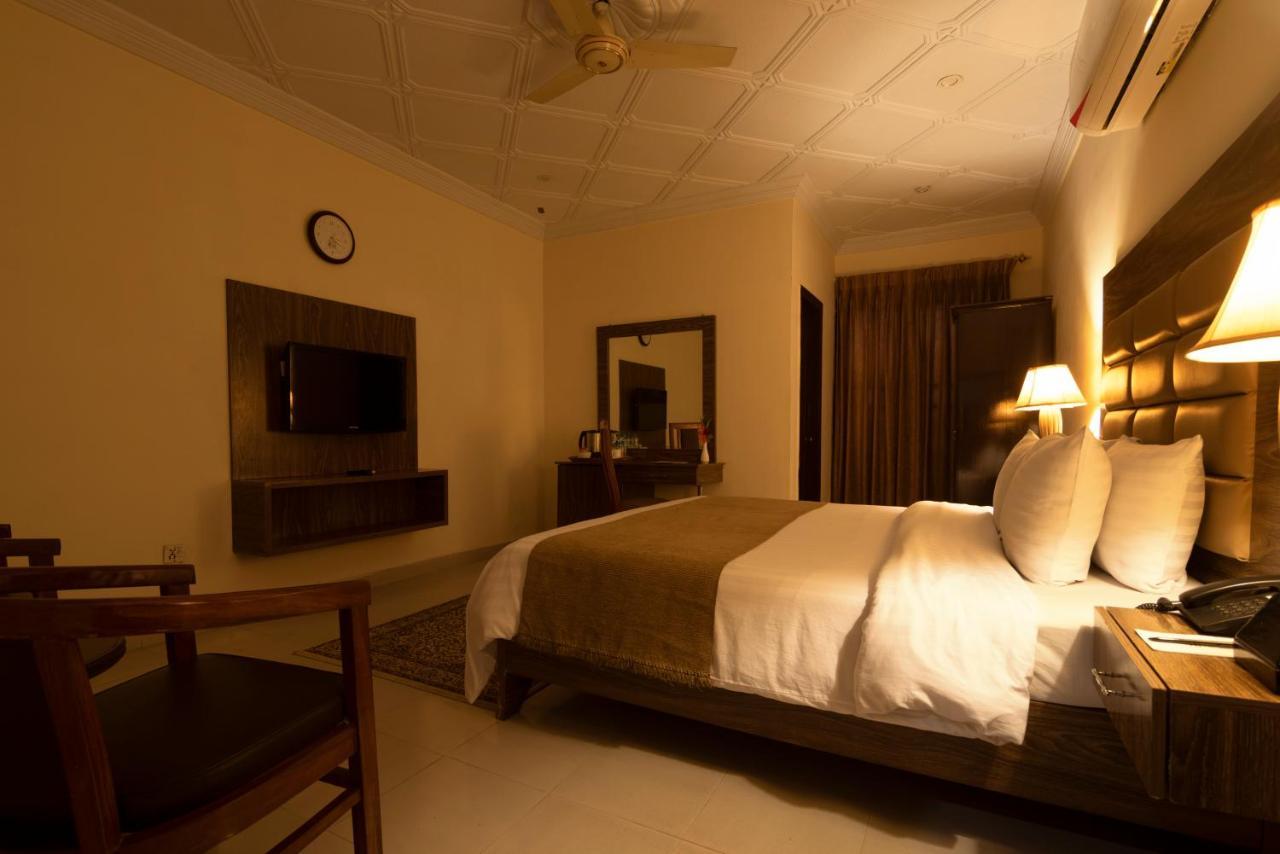 Hotel One Lalazar Multan Dış mekan fotoğraf