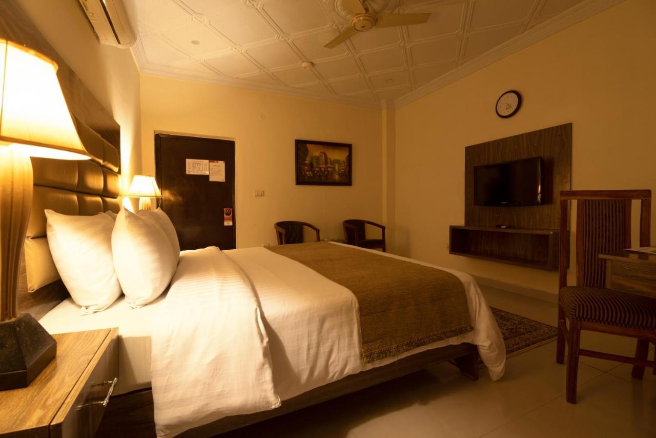 Hotel One Lalazar Multan Dış mekan fotoğraf